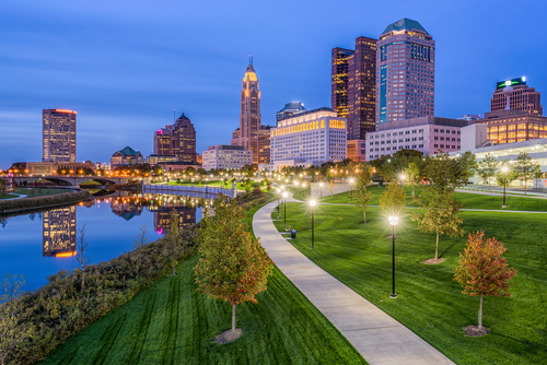 Columbus, Ohio, USA skyline and park.